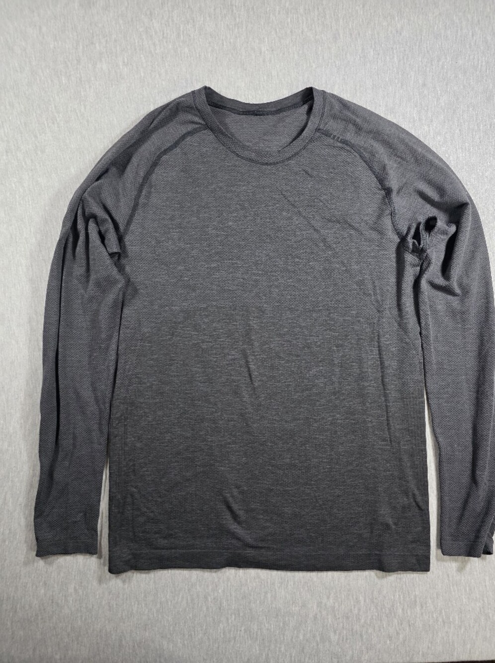 Lululemon Men's Long-Sleeve Crewneck Shirt Charcoal Gray Size Small